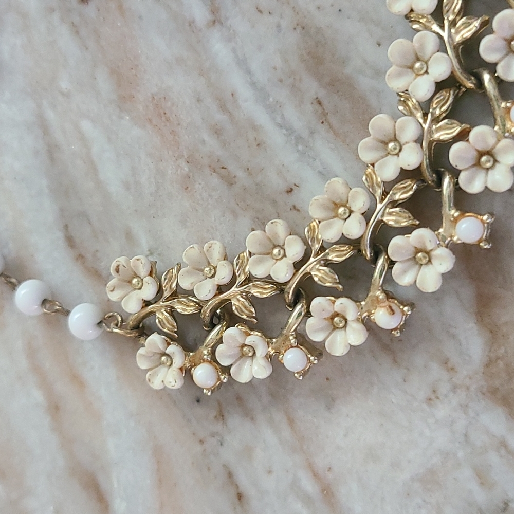 2/$20 Vintage Floral Choker Necklace - Picture 2 of 7